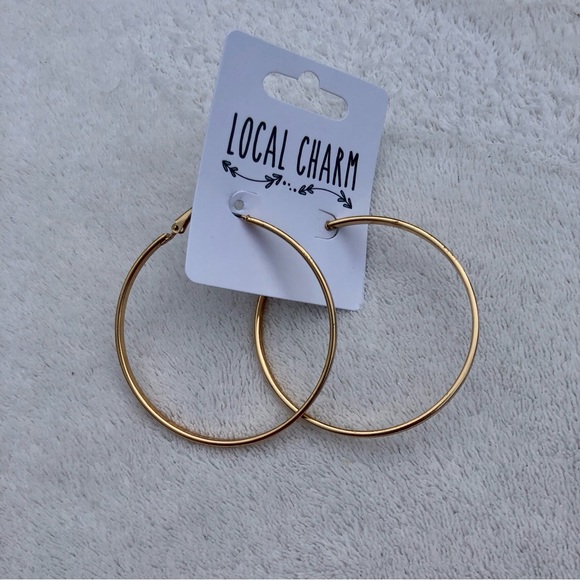 Local Charm gold hoops Earrings New - Picture 4 of 6